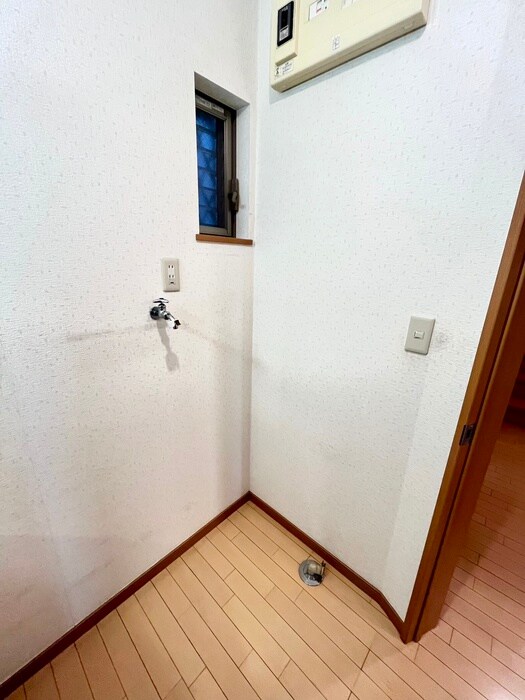 朝日町戸建の物件内観写真