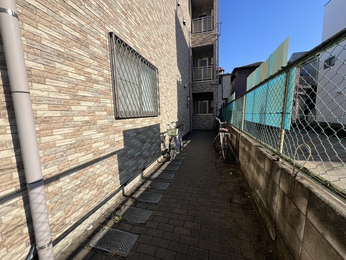 ｱﾝﾌﾟﾙ-ﾙﾌｪ-ﾙｲﾙ･ｳﾞｨﾗ-ｼﾞｭの物件外観写真