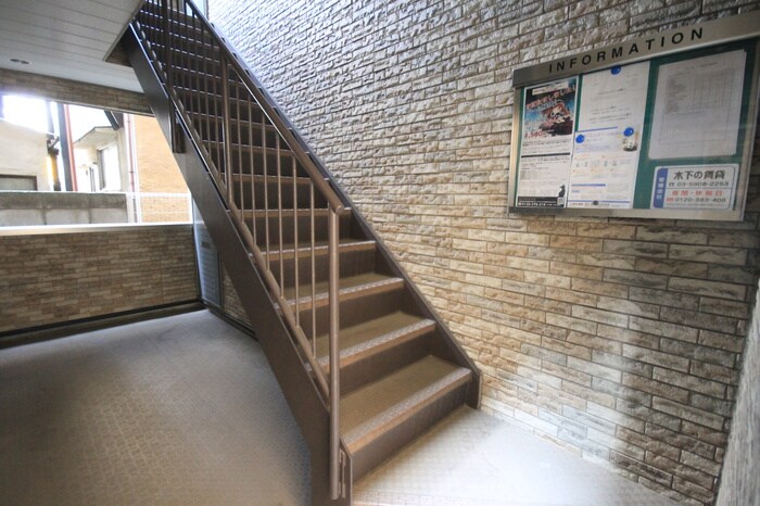 ｱﾝﾌﾟﾙ-ﾙﾌｪ-ﾙｲﾙ･ｳﾞｨﾗ-ｼﾞｭの物件外観写真