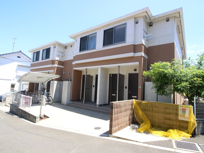 ド・マーニの物件外観写真