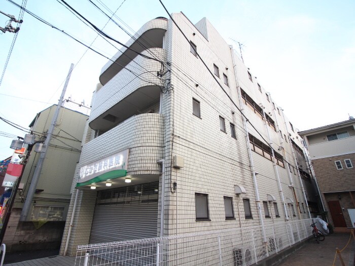 クレドールの物件外観写真