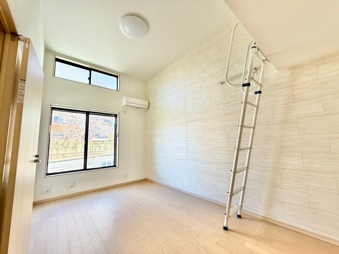 Ｌｕｎａｒｉｓ　Ｅｂｉｎａの物件内観写真