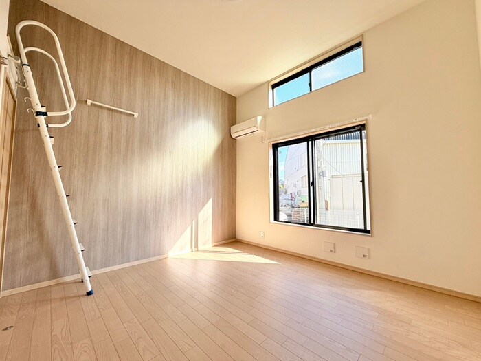 Ｌｕｎａｒｉｓ　Ｅｂｉｎａの物件内観写真