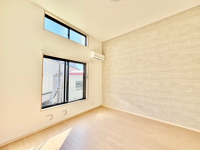 Ｌｕｎａｒｉｓ　Ｅｂｉｎａの物件内観写真