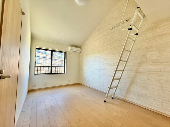 Ｌｕｎａｒｉｓ　Ｅｂｉｎａの物件内観写真