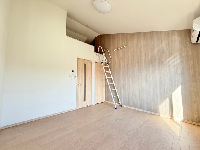 Ｌｕｎａｒｉｓ　Ｅｂｉｎａの物件内観写真