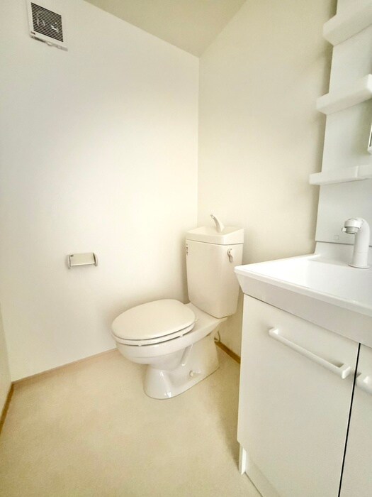 Ｌｕｎａｒｉｓ　Ｅｂｉｎａの物件内観写真