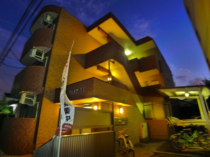 クリエイティブ１２の物件外観写真