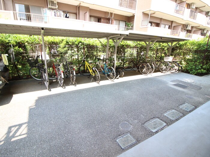 日興狛江マンション２の物件外観写真