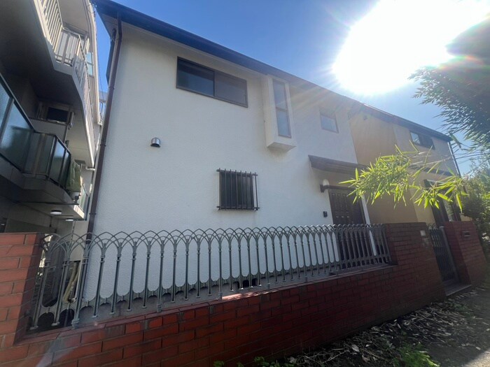 青木地所貸家の物件外観写真