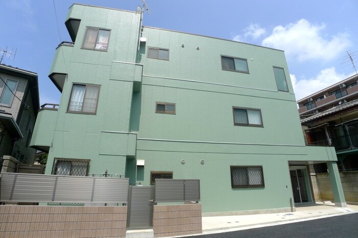 ロイヤルハイツ新曽の物件外観写真