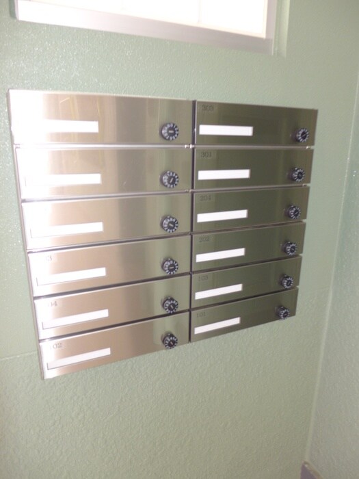 ロイヤルハイツ新曽の物件外観写真