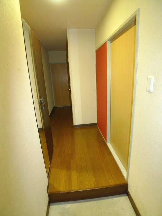 ロイヤルハイツ新曽の物件内観写真