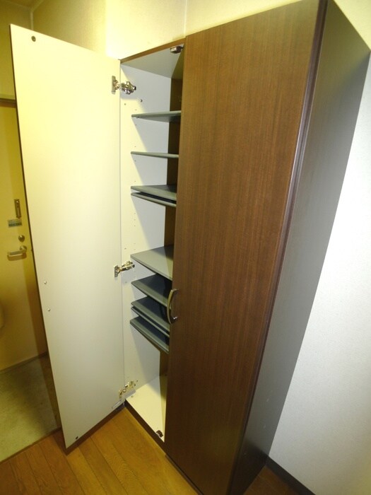 ロイヤルハイツ新曽の物件内観写真