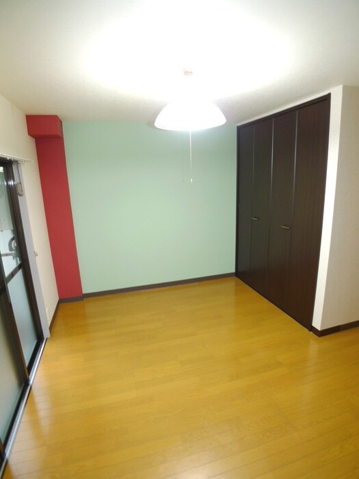 ロイヤルハイツ新曽の物件内観写真