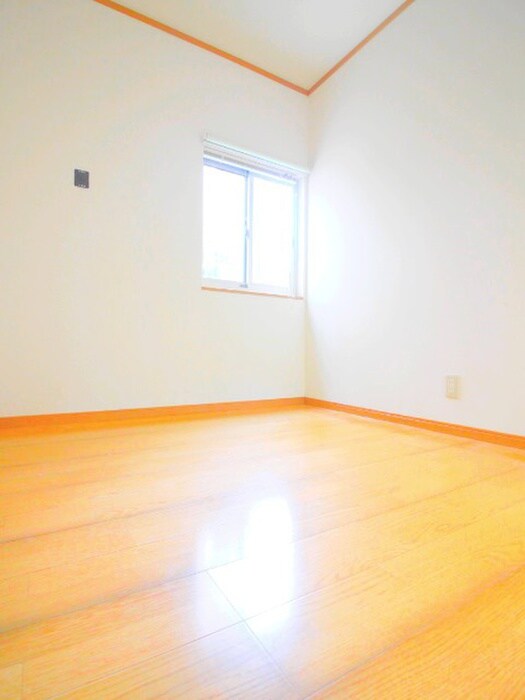 鶴馬一丁目貸家の物件内観写真