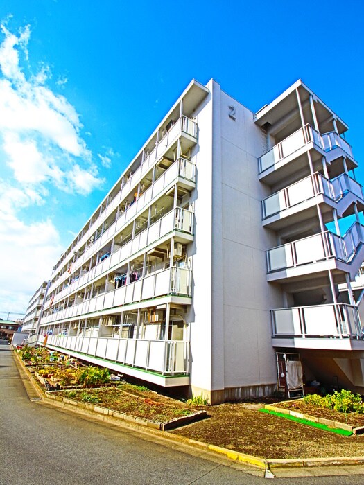 ビレッジハウス亀井野２号棟の物件外観写真