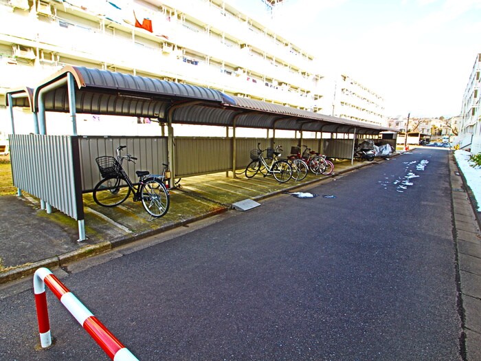 ビレッジハウス亀井野２号棟の物件外観写真