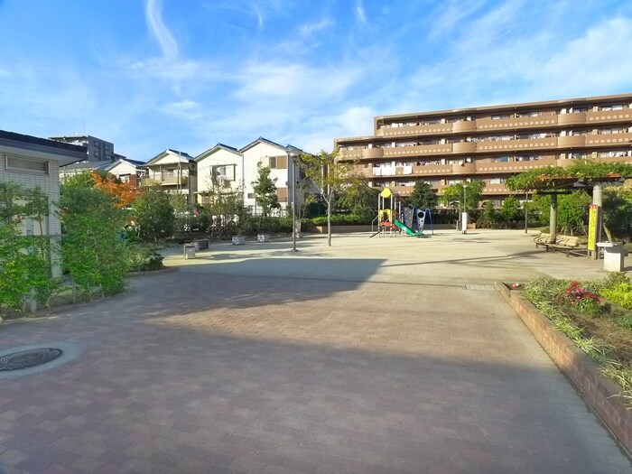 パーシモンコートの物件外観写真