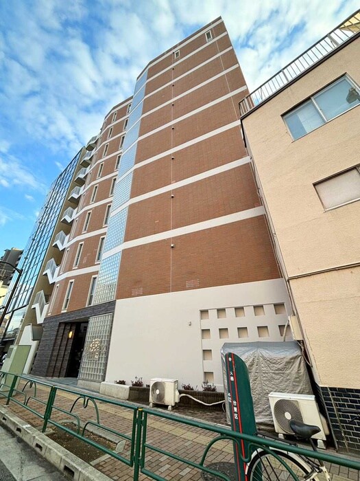 ルミーク根岸の物件外観写真