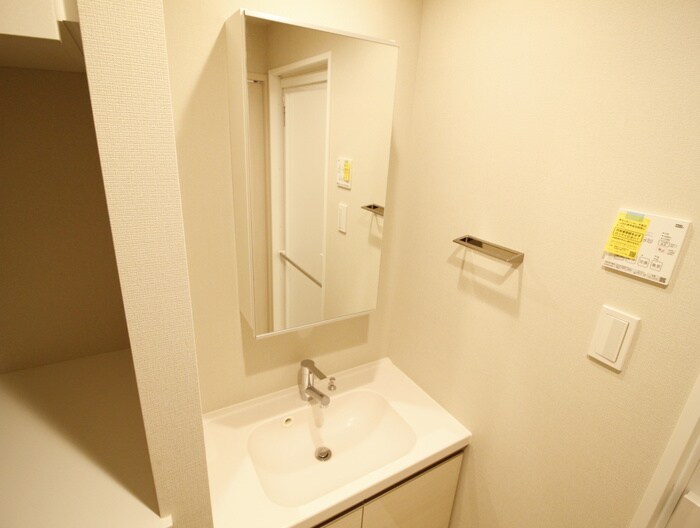 ONE ROOF RESIDENCE KIBA EASTの物件内観写真