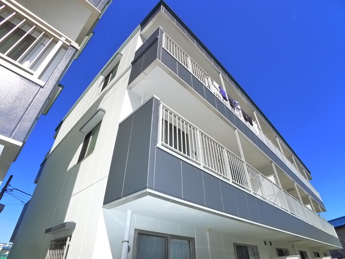 エステート習志野１号棟の物件外観写真