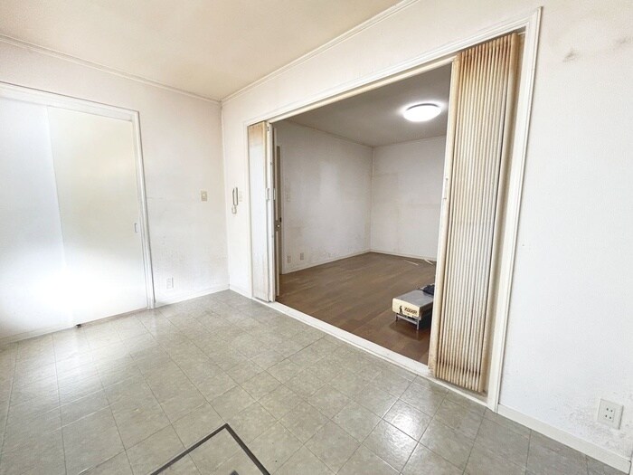 ホワイトタウンハウスの物件内観写真