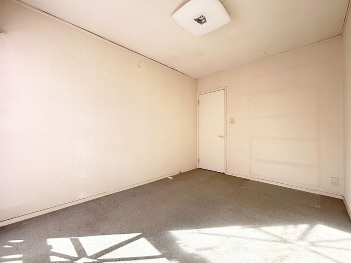 ホワイトタウンハウスの物件内観写真