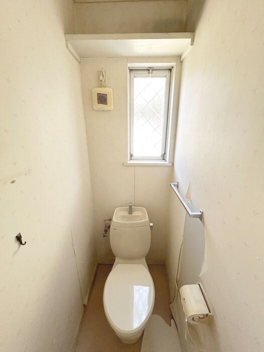 ホワイトタウンハウスの物件内観写真