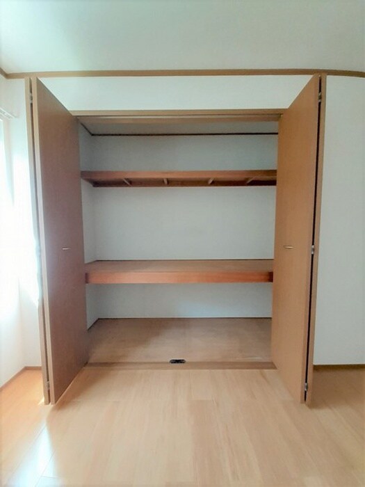 プリムロ－ズＡの物件内観写真