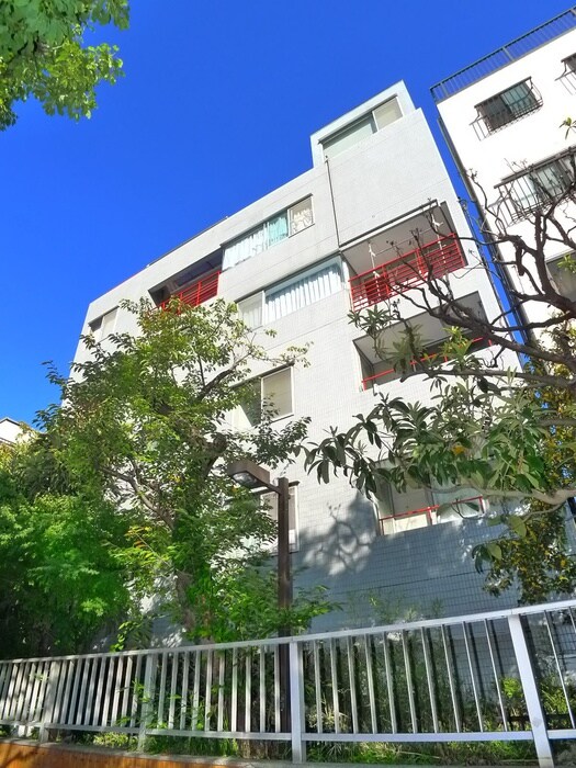 インペリアビルの物件外観写真