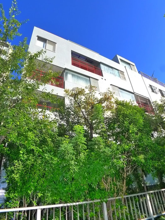 インペリアビルの物件外観写真