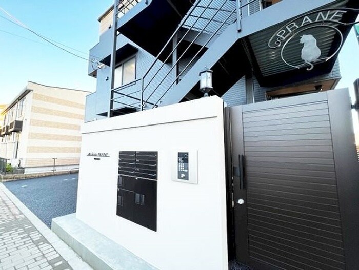 Ｃｅｌｅｓｔｅ　ＰＲＡＮＥの物件外観写真