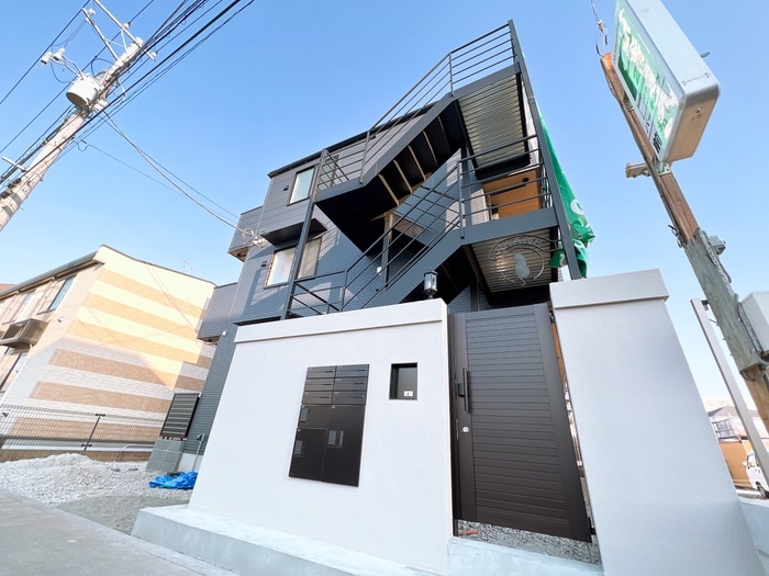 Ｃｅｌｅｓｔｅ　ＰＲＡＮＥの物件外観写真