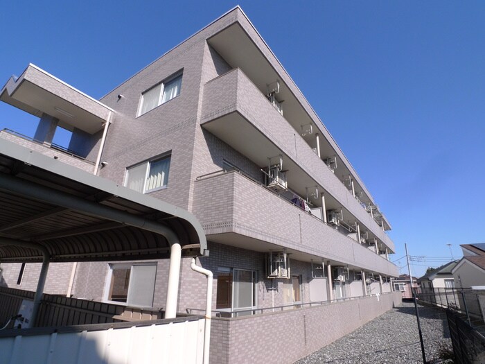 ストニッシュ中山の物件外観写真