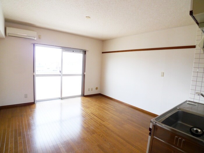 ストニッシュ中山の物件内観写真