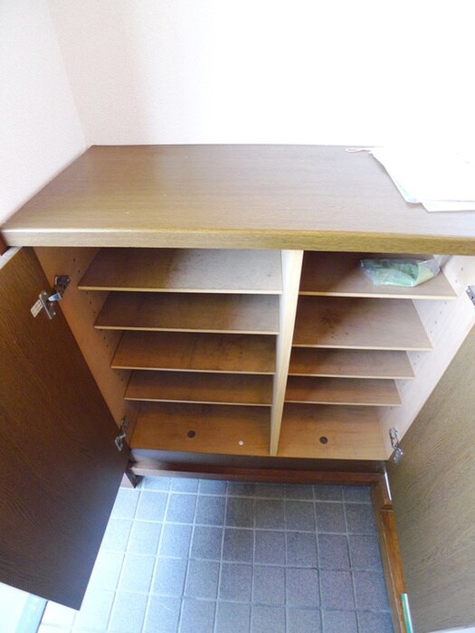 ストニッシュ中山の物件内観写真