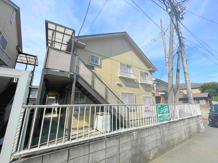 ロイヤルハイツD棟の物件外観写真