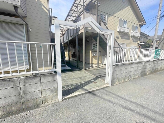 ロイヤルハイツD棟の物件外観写真