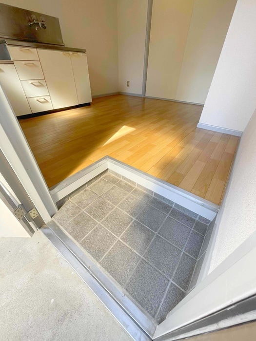 ロイヤルハイツD棟の物件内観写真