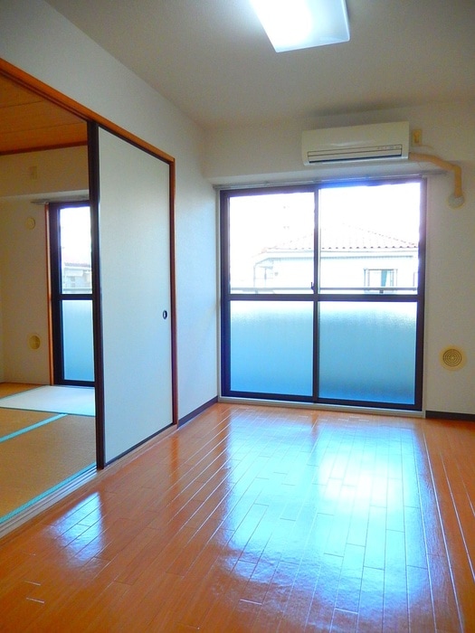 ＳＴレジデンスの物件内観写真