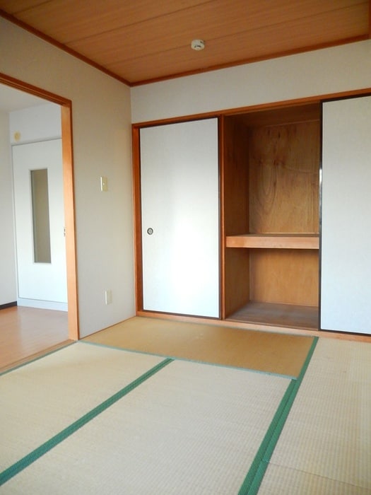 ＳＴレジデンスの物件内観写真