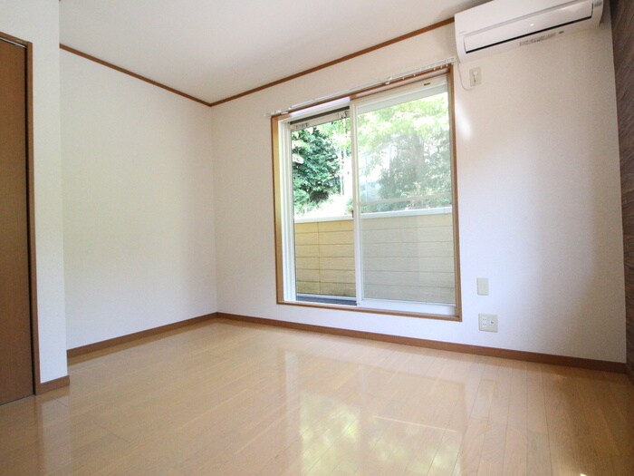 ビッグオレンジ中里Ａ棟の物件内観写真