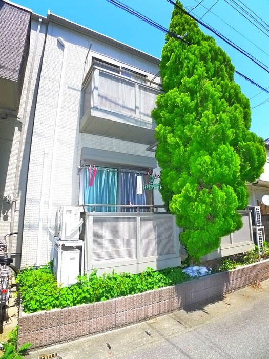 カ－ムランドの物件外観写真