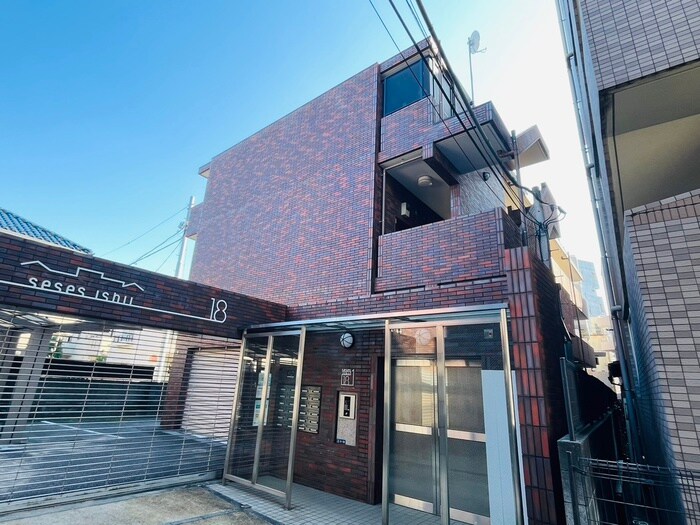 セシーズイシイ18の物件外観写真