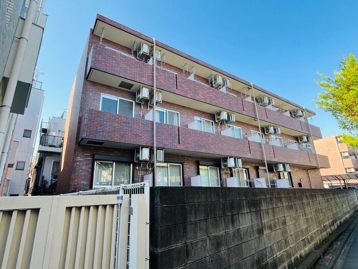 セシーズイシイ18の物件外観写真