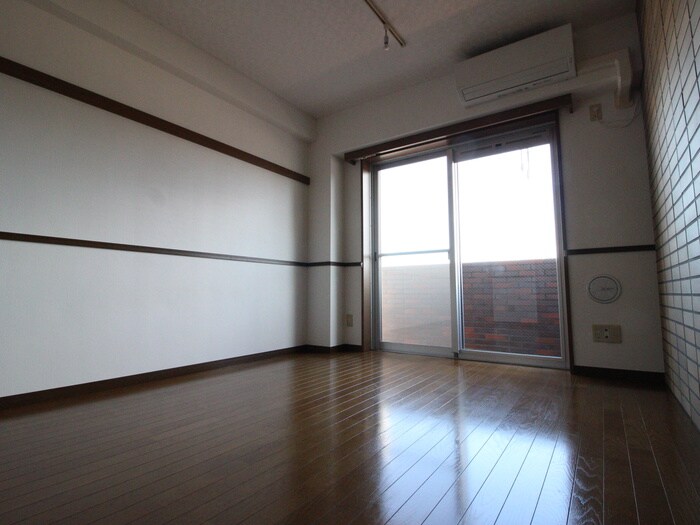 セシーズイシイ18の物件内観写真