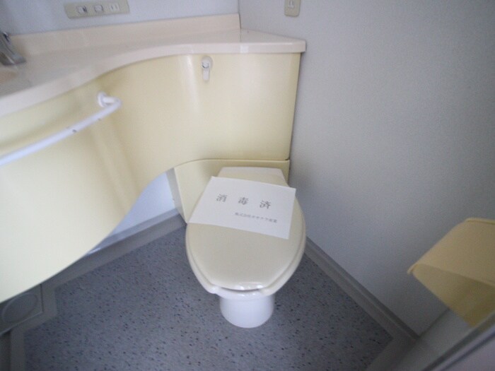 セシーズイシイ18の物件内観写真