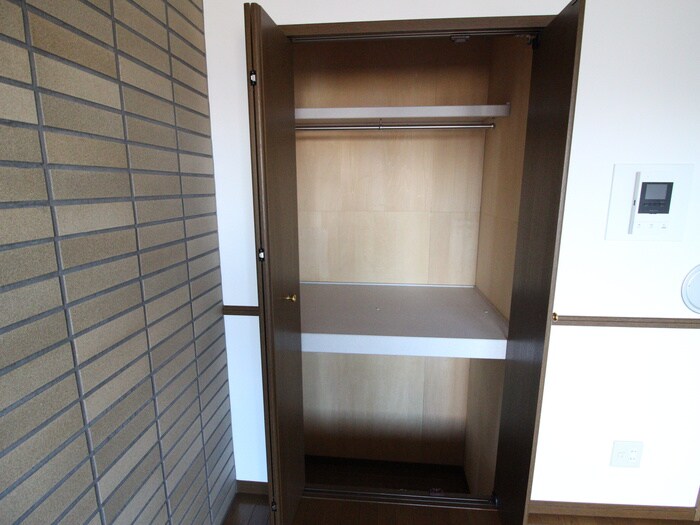 セシーズイシイ18の物件内観写真