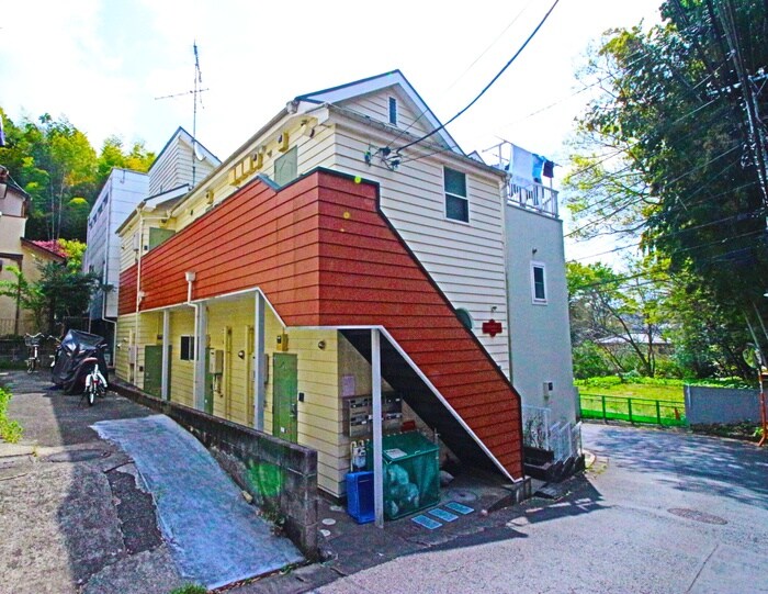 アゼリアガーデンズ生田の物件外観写真